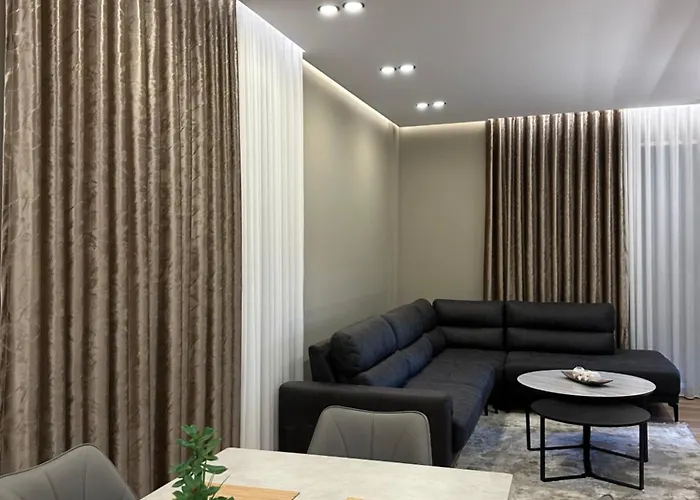 Bright & Modern Family Flat